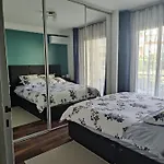 Charming Ac 2-bedroom Center Family, Couples Friendly شقة