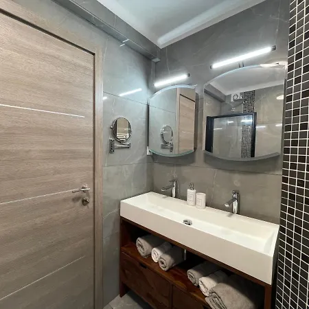 Appartamento Charming Ac 2-bedroom Center Family, Couples Friendly Antibes