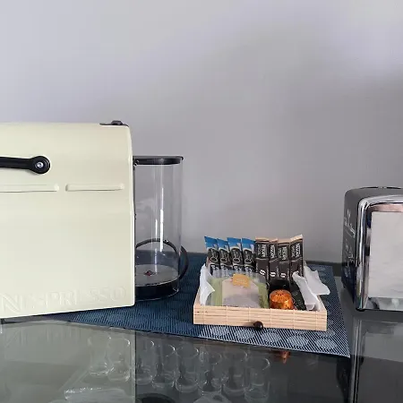 Charming Ac 2-bedroom Center Family, Couples Friendly