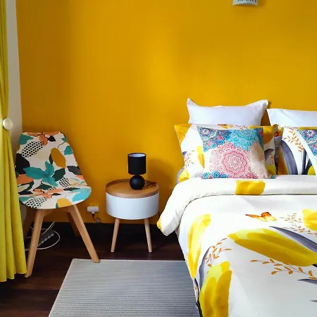 Charming Ac 2-bedroom Center Family, Couples Friendly