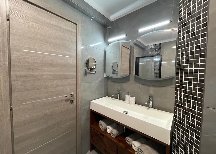 شقة Charming Ac 2-bedroom Center Family, Couples Friendly أنتيب