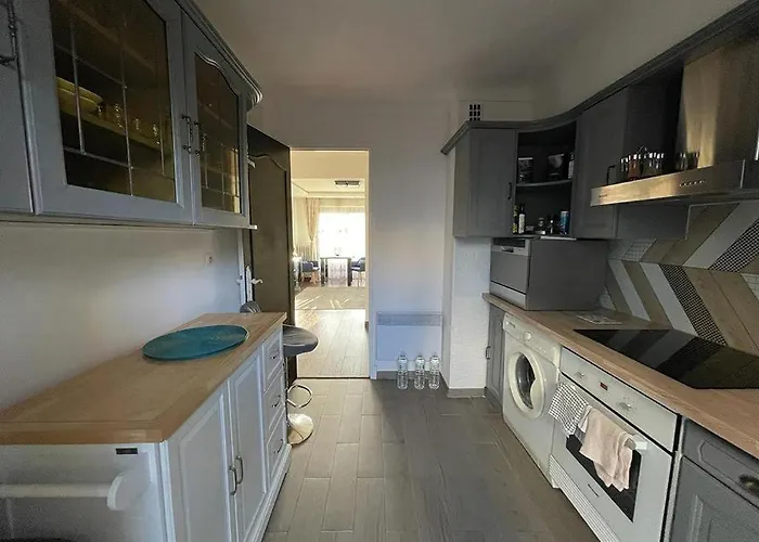 Charming Ac 2-bedroom Center Family, Couples Friendly شقة *