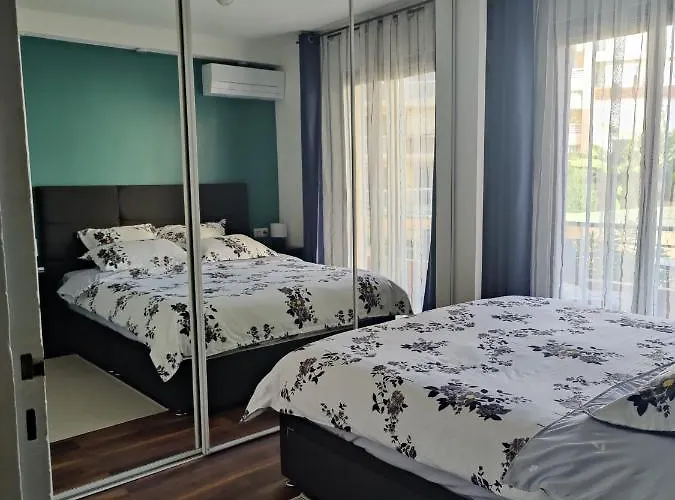 Charming Ac 2-bedroom Center Family, Couples Friendly شقة