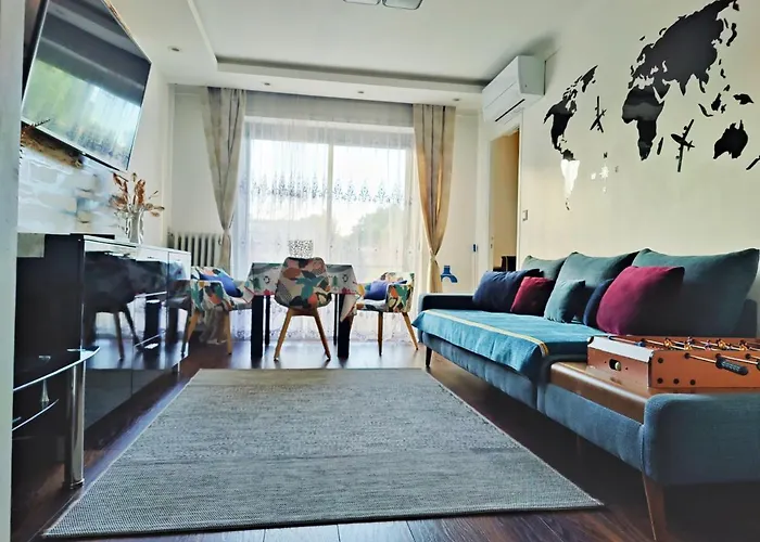 Charming Ac 2-bedroom Center Family, Couples Friendly