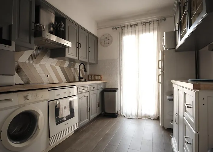 شقة Charming Ac 2-bedroom Center Family, Couples Friendly