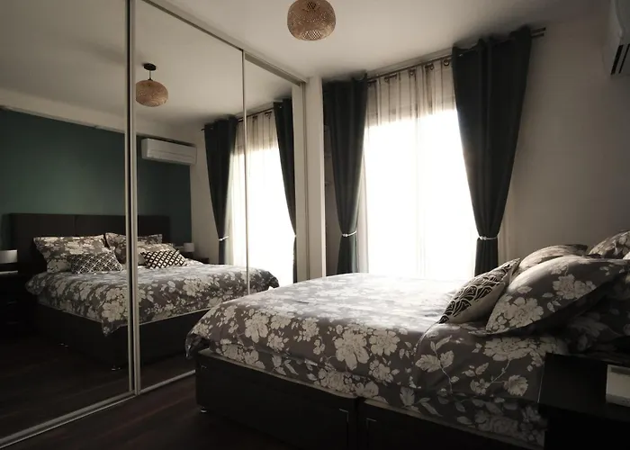 Charming Ac 2-bedroom Center Family, Couples Friendly شقة أنتيب