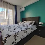 Charming Ac 2-bedroom Center Family, Couples Friendly *