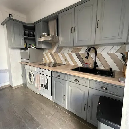 Charming Ac 2-bedroom Center Family, Couples Friendly Apartamento *