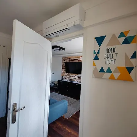 Apartamento Charming Ac 2-bedroom Center Family, Couples Friendly *