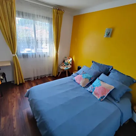 Apartment Charming Ac 2-bedroom Center Family, Couples Friendly Antibes