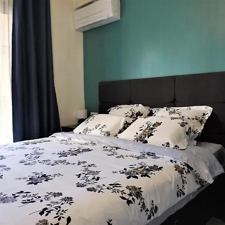 Charming Ac 2-bedroom Center Family, Couples Friendly Apartamento Antibes