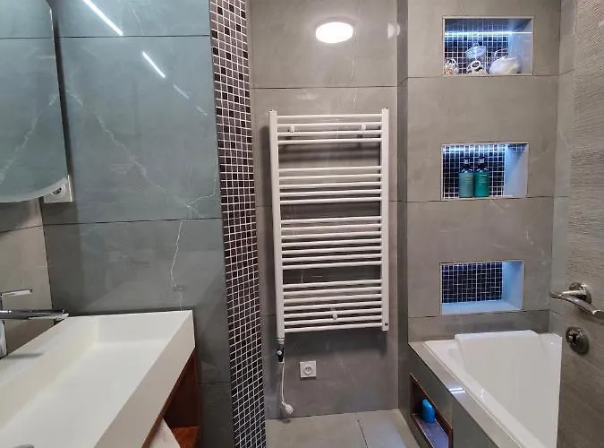 Charming Ac 2-bedroom Center Family, Couples Friendly Apartman *