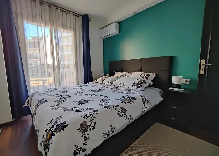 Charming Ac 2-bedroom Center Family, Couples Friendly *