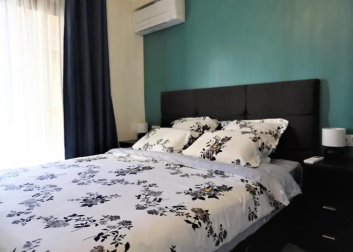 Charming Ac 2-bedroom Center Family, Couples Friendly Daire Antibes