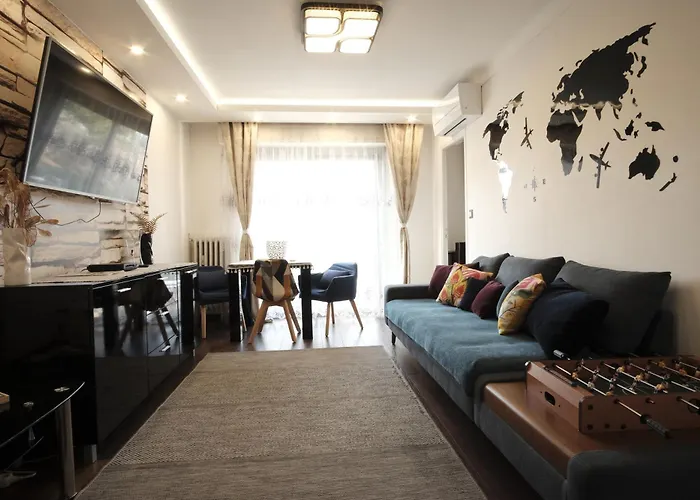 Apartman Charming Ac 2-bedroom Center Family, Couples Friendly